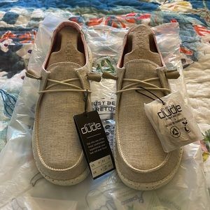 Hey Dude Shoes Women’s 10